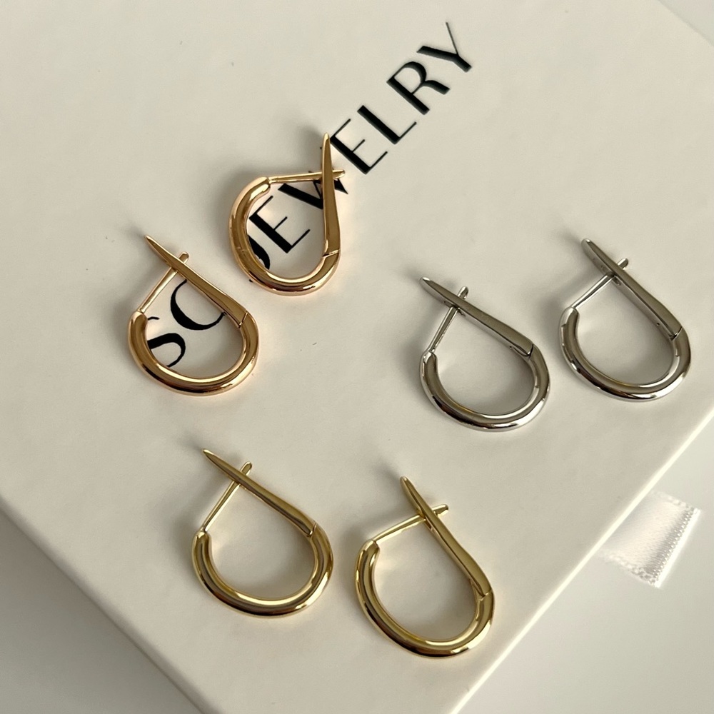 Hoop Huggie Earrings 18k Gold Luxury Jewelry - Picture 5 of 6